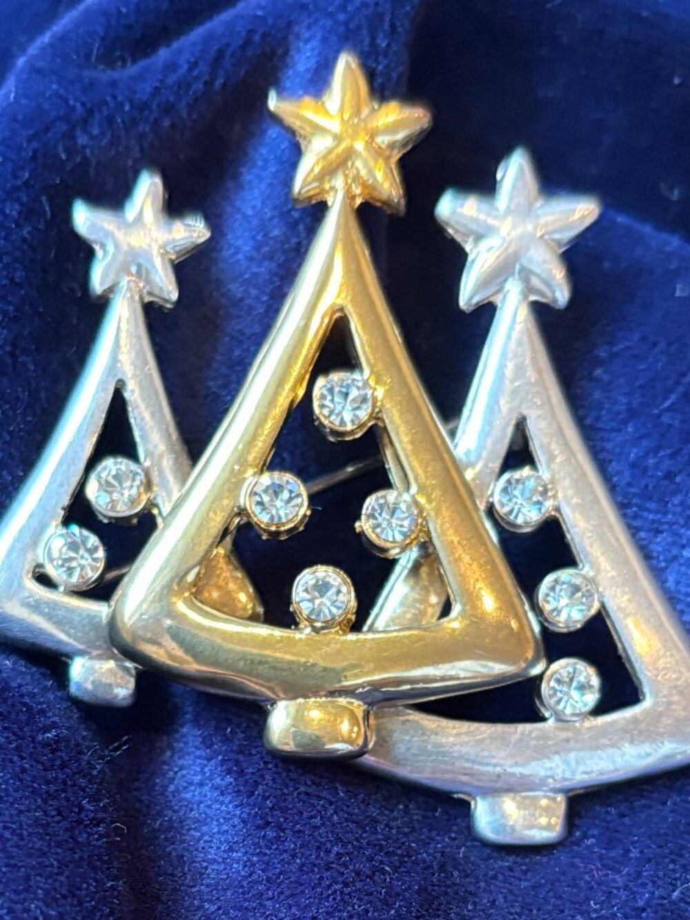 Silver/gold color holiday pin with nine crystals